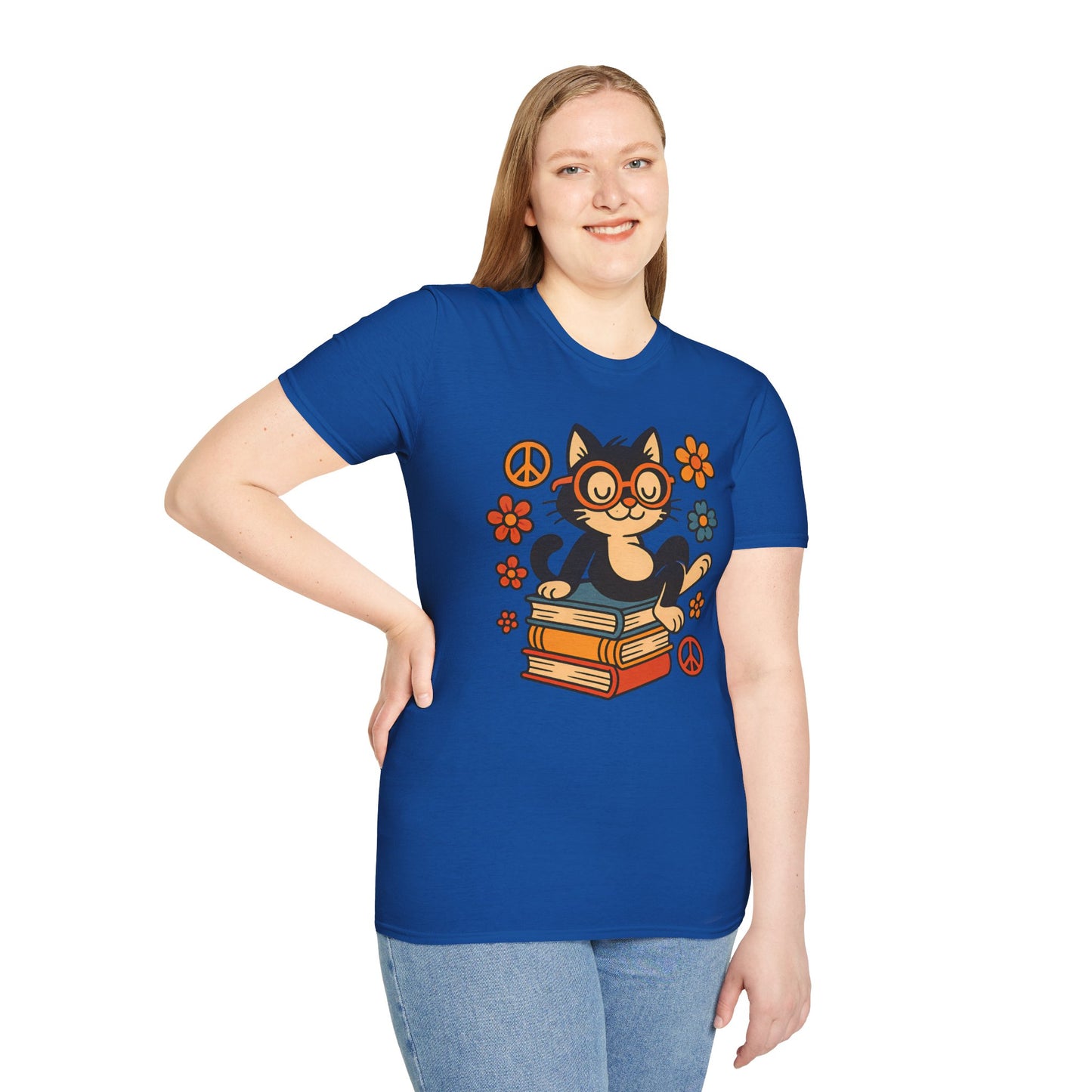 Cute Cat Reading T-Shirt – Vintage-Inspired Tee for Bookworms, Cat Lovers & Peaceful Souls